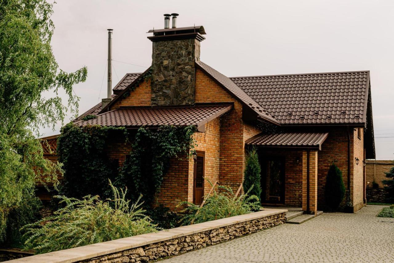 Готельно-Ресторанний Комплекс Прованс Парк Pochaiv Exterior foto